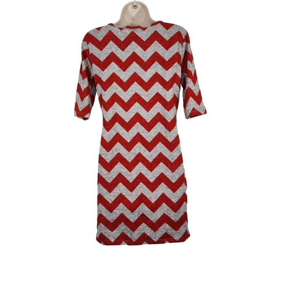 Rue 21 Sheath Knit Dress Scoop Neck Women Size L Grey Red Chevron Short Slv NEW - Picture 3 of 6